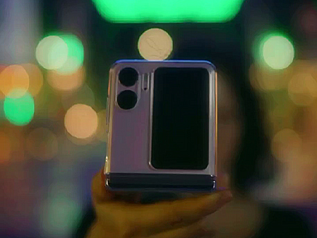 Putri untuk OPPO Find N2 Flip powered by MediaTek Dimensity 9000